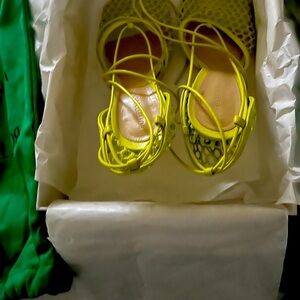 Brand new original Bottega Veneta mesh leather pumps in size 10.